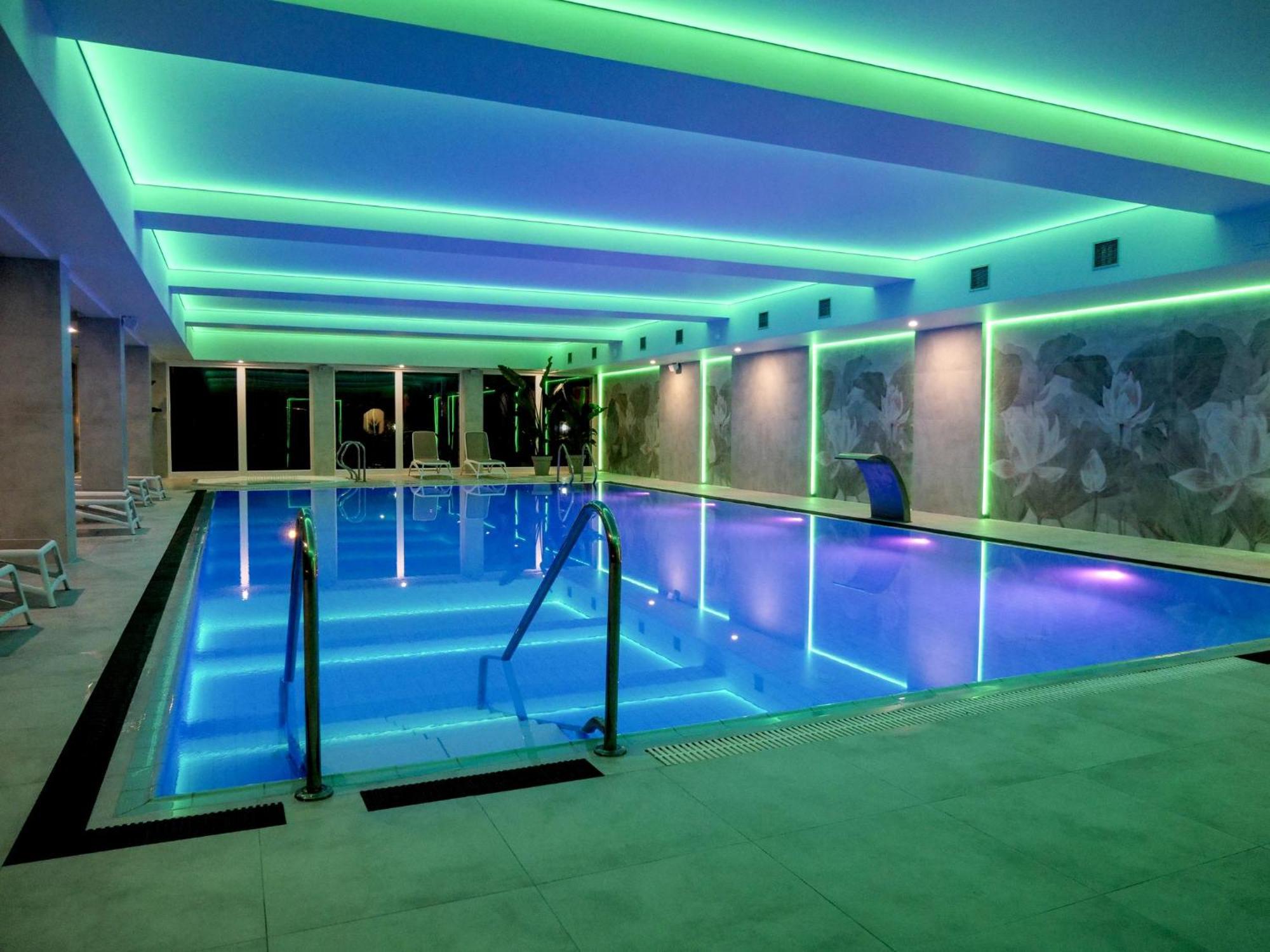 Krol Plaza Spa & Wellness Hotell Jarosławiec Exteriör bild