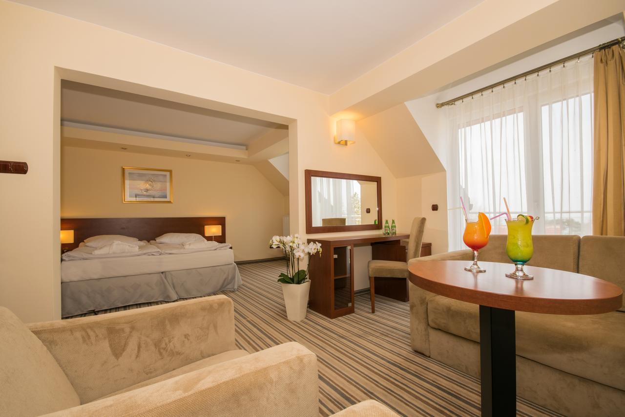 Krol Plaza Spa & Wellness Jarosławiec Exteriör bild